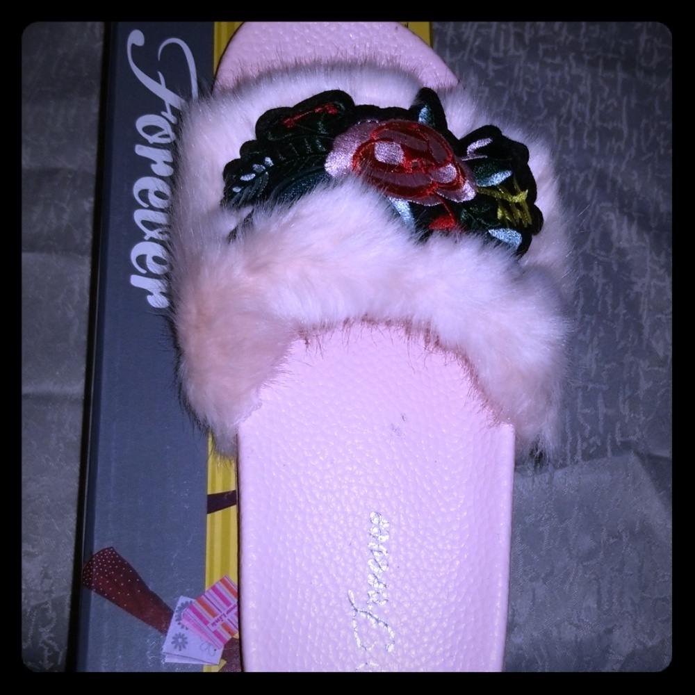 Women Forever, pink sandals